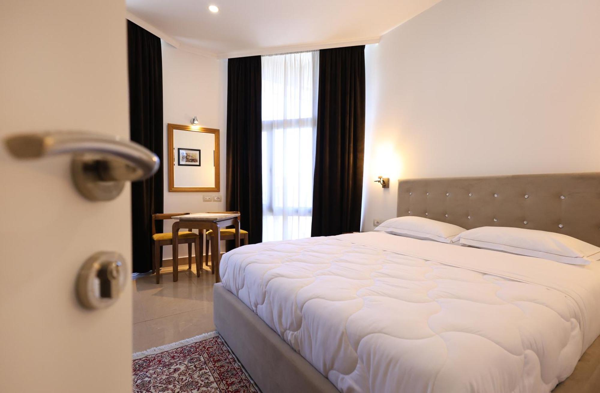 Hotel Republika 4*